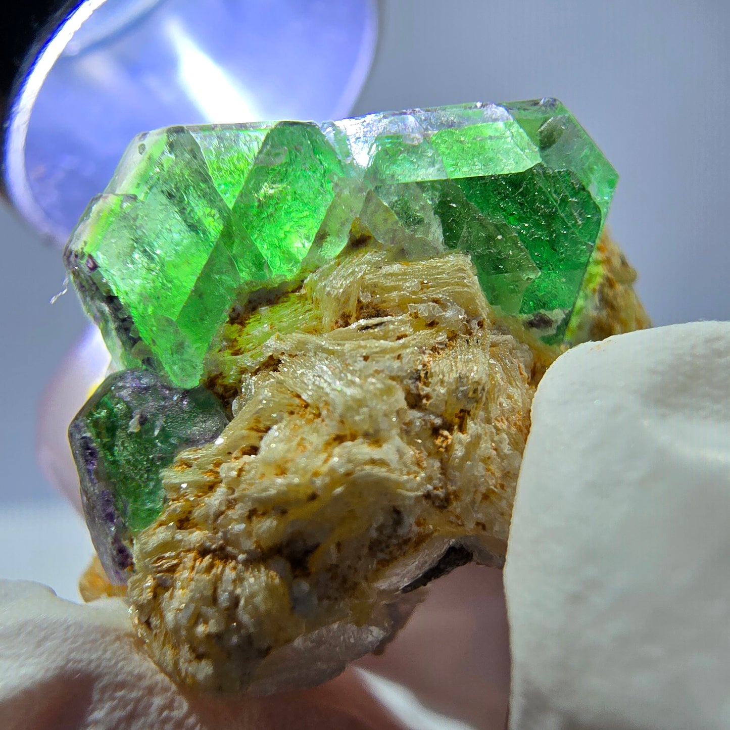 Cube hexagonal de fluorite fantôme, spécimen de muscovite, Erongo, Namibie, 24 x 20 x 19 mm 