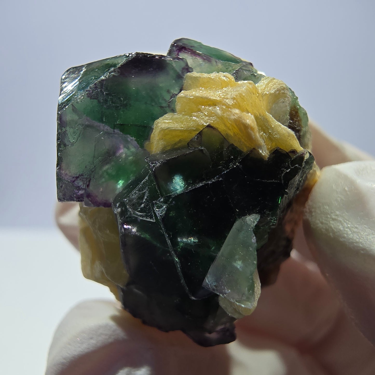 Cube de fluorite fantôme, muscovite et tourmaline Schorl, spécimen d'Erongo, Namibie, 27 x 25 x 25 mm 