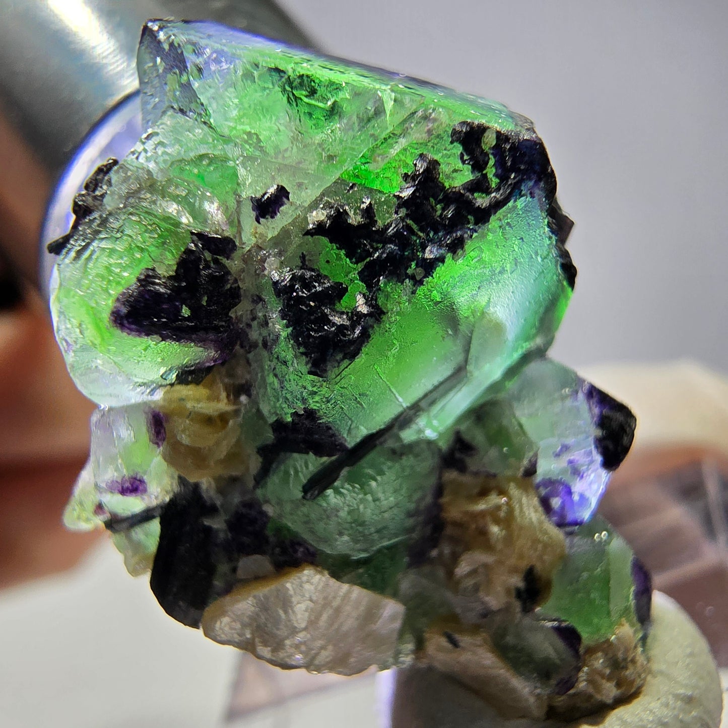 Cube de fluorite fantôme, zonal, muscovite, spécimen de tourmaline Schorl, Erongo, Namibie, 29 x 21 x 14 mm 