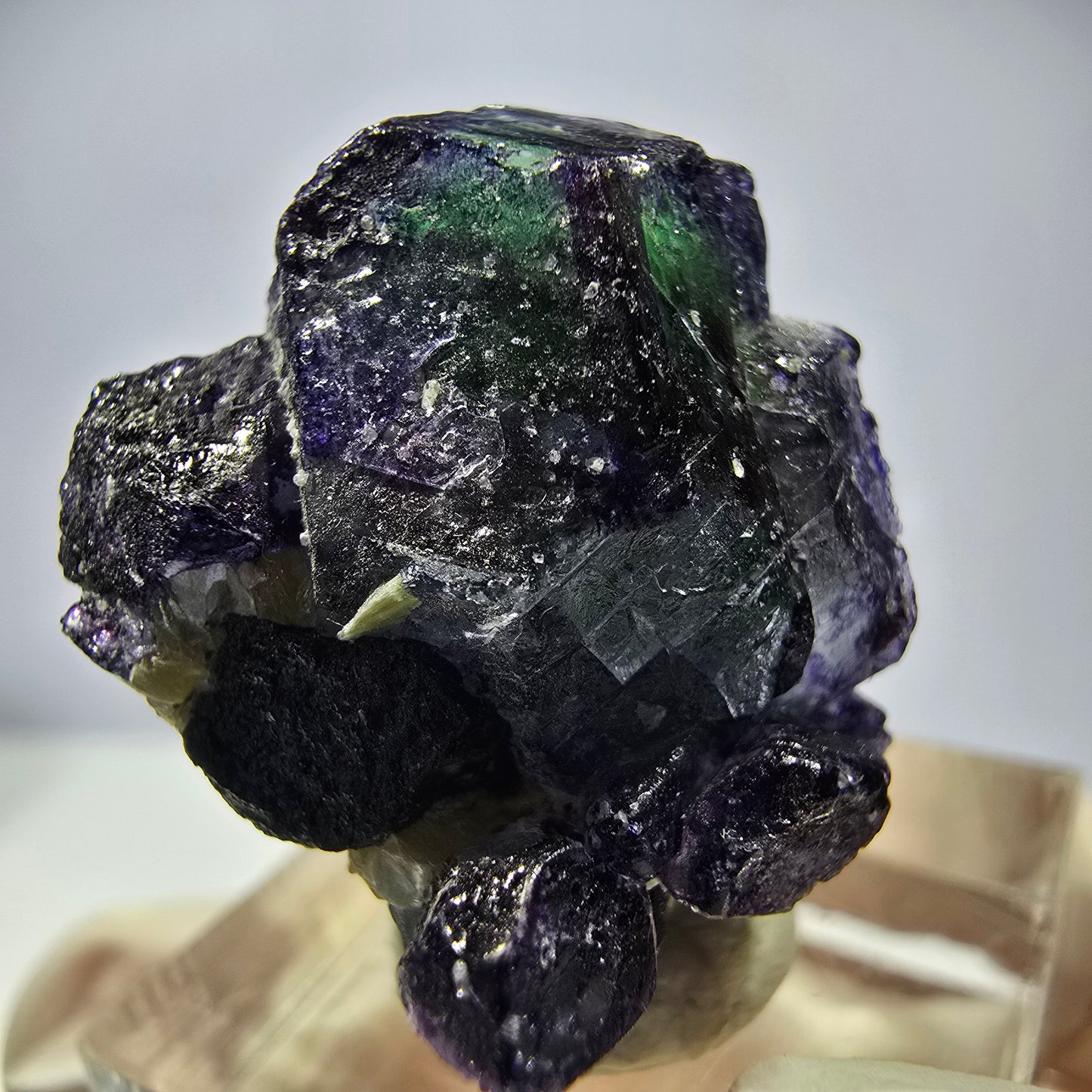 Cubes de fluorite fantôme colorés hexagonaux, tourmaline Schorl Erongo, Namibie 27 x 25 x 20 mm 