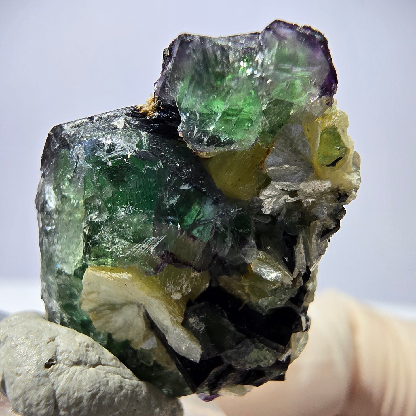 Cube de fluorite fantôme, zonal, muscovite, spécimen de tourmaline Schorl, Erongo, Namibie, 28 x 23 x 15 mm 