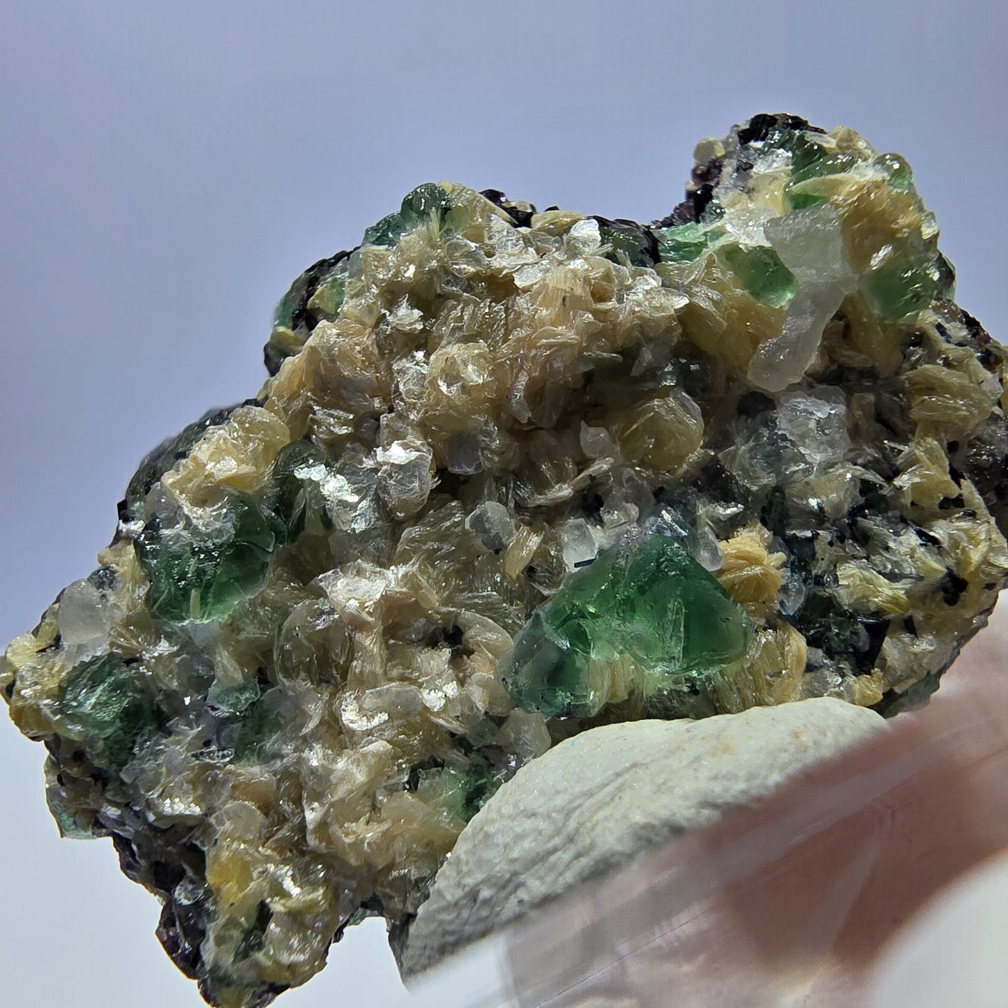 Cube de fluorite fantôme, zonal, muscovite, spécimen de tourmaline Schorl, Erongo, Namibie, 40 x 27 x 21 mm 