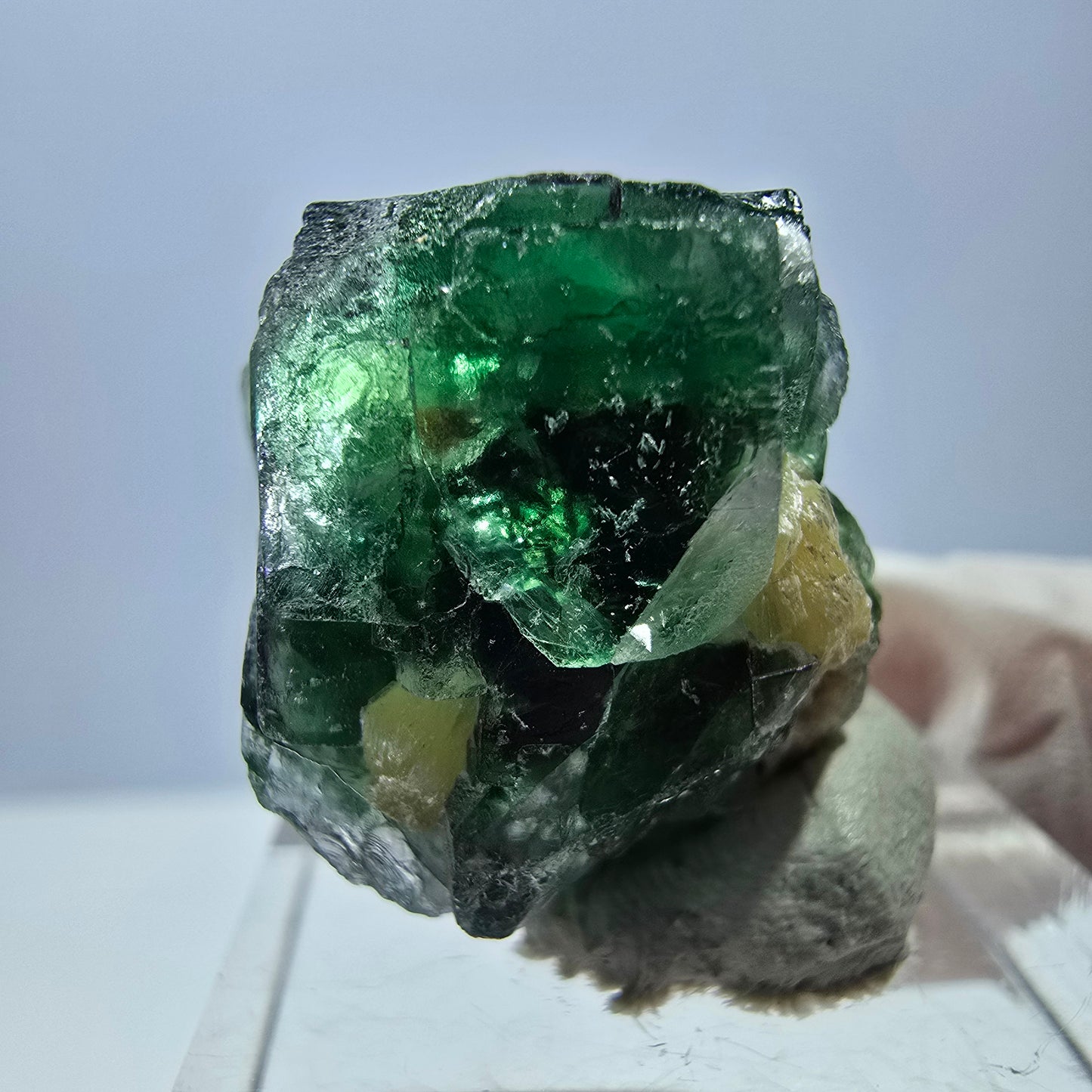 Cube de fluorite fantôme, zonal, spécimen de muscovite, Erongo, Namibie, 21 x 20 x 19 mm 