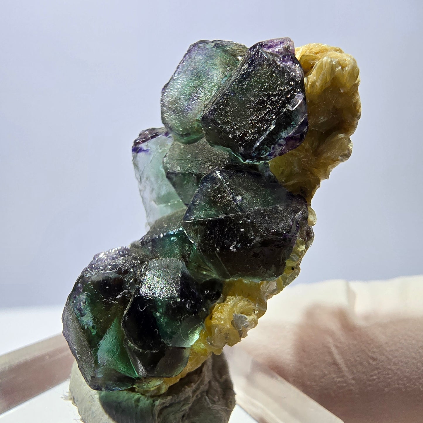 Cube de fluorite fantôme, zonal, spécimen de muscovite, Erongo, Namibie, 38 x 21 x 19 mm 