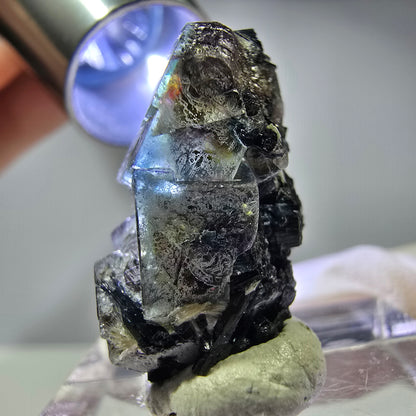 Cubes de fluorite fantôme colorés, muscovite, tourmaline Schorl, hyalite Erongo, Namibie 27 x 15 x 15 mm 