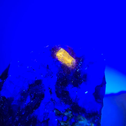 Cube de fluorite fantôme, zonal, muscovite, spécimen de calcite UV, Erongo, Namibie, 31 x 31 x 19 mm 