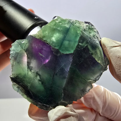 Spécimen de cube de fluorite fantôme vert violet zonal 11:11 Angel Pocket, Namibie 52*46*25mm 
