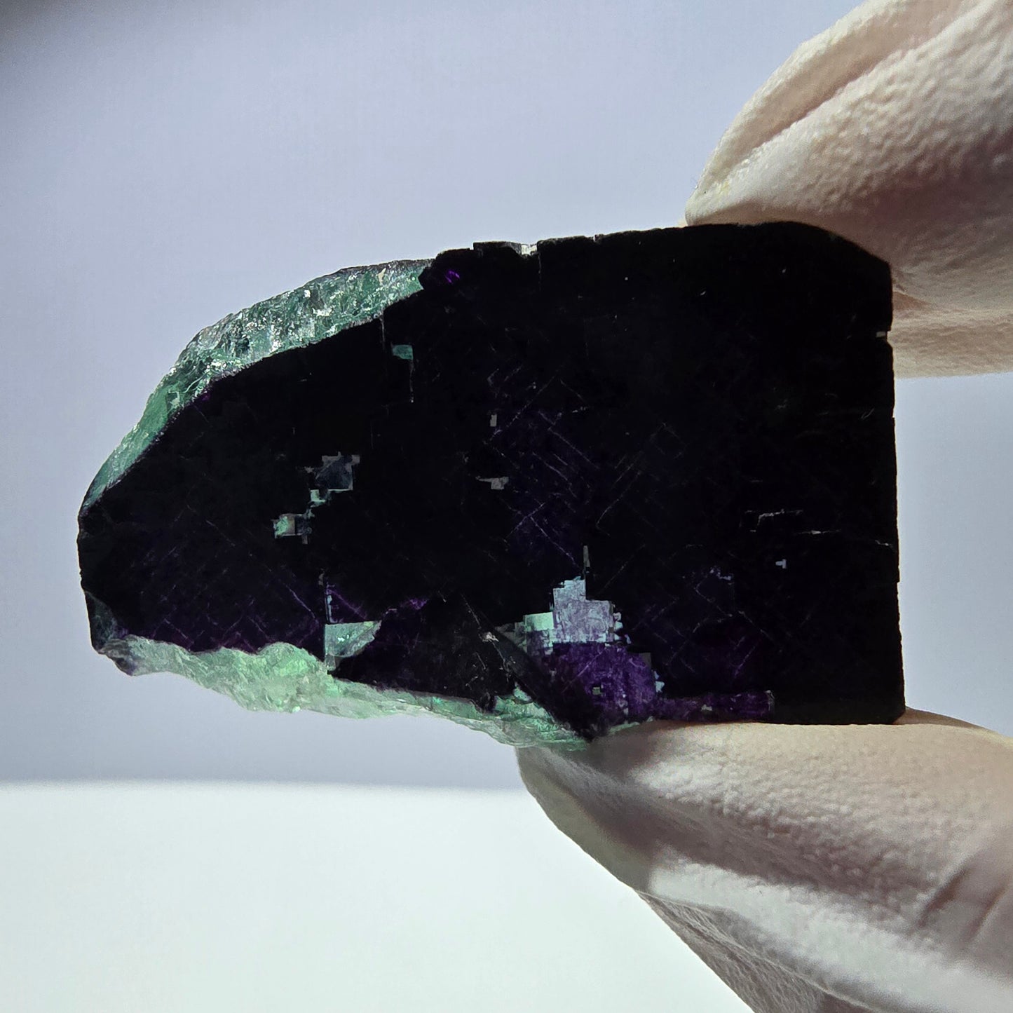 Spécimen de cube de fluorite fantôme vert violet zonal 11:11 Angel Pocket, Namibie 41*33*18mm 