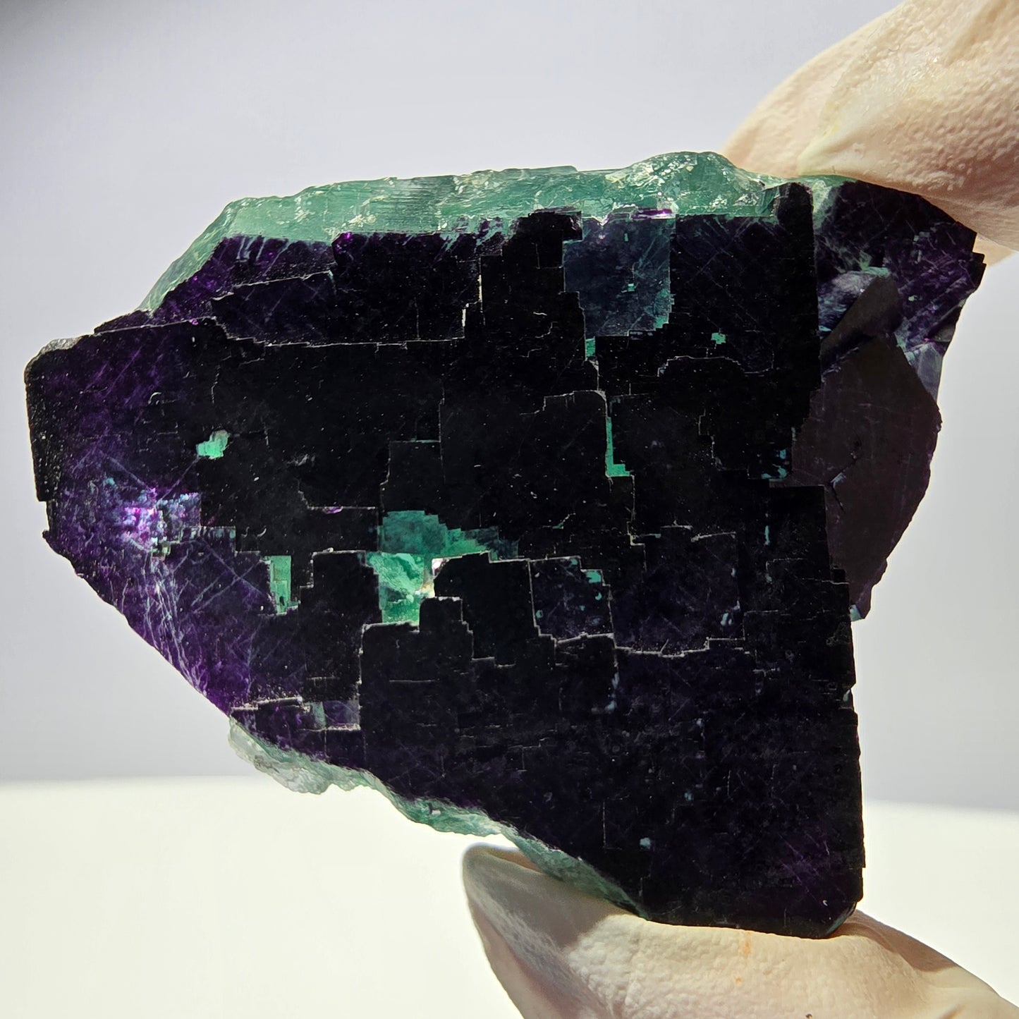 Spécimen de cube de fluorite fantôme vert violet zonal 11:11 Angel Pocket, Namibie 57*46*20mm 