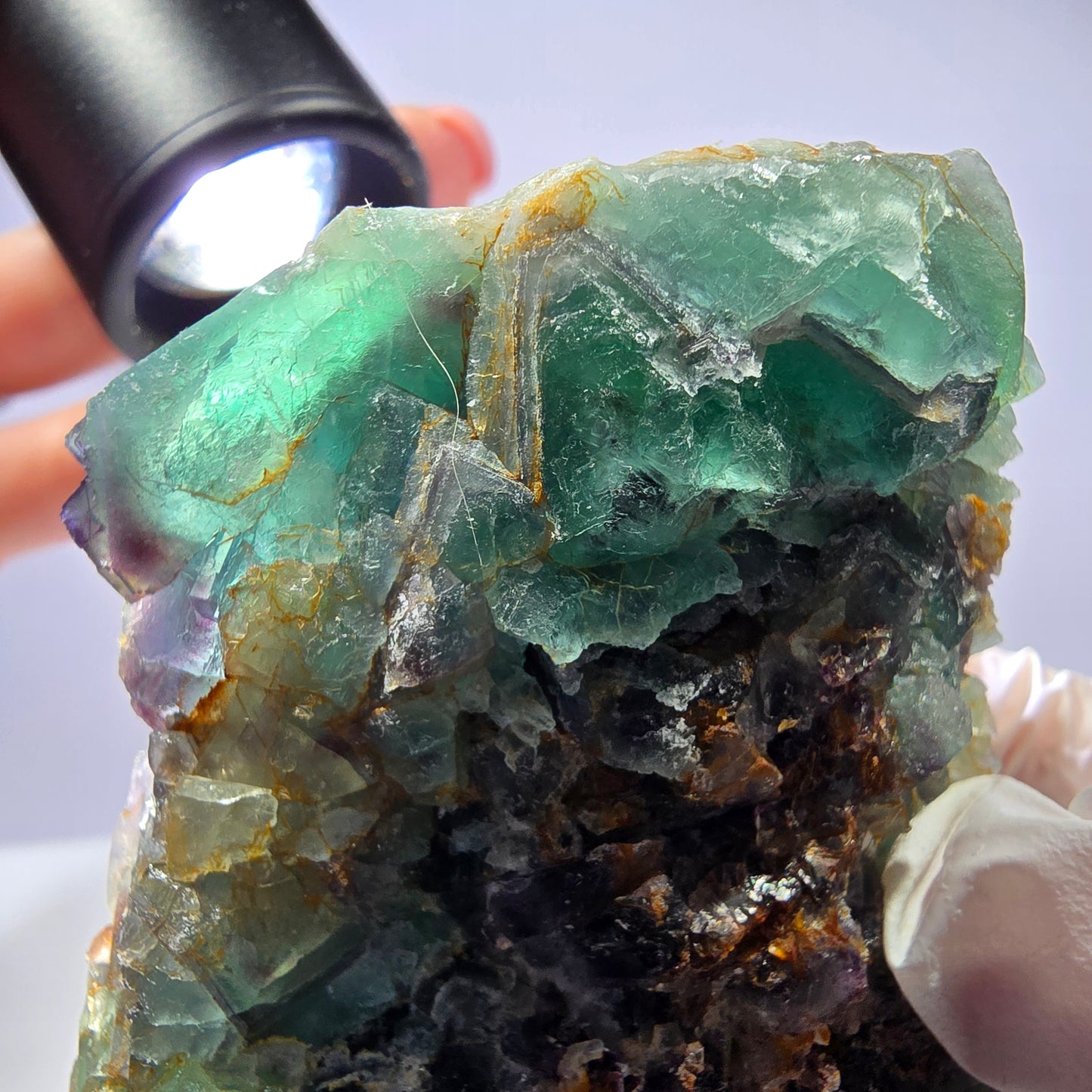 Grand spécimen de cube de fluorite fantôme, vert violet, Okorusu, Namibie, 88 x 60 x 40 mm 