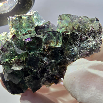Spécimen de cube de fluorite fantôme parqueté vert violet Okorusu, Namibie 50*34*31mm 