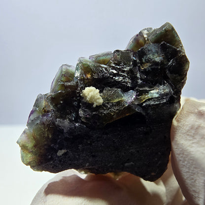 Rare cube de fluorite fantôme, spécimen de quartz vert violet Okorusu Namibie 29 x 26 x 12 mm 