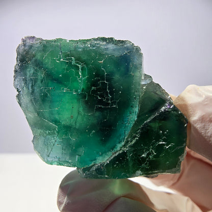 Spécimen de cube de fluorite fantôme transparente, vert parqueté, Okorusu, Namibie, 44 x 32 x 22 mm 