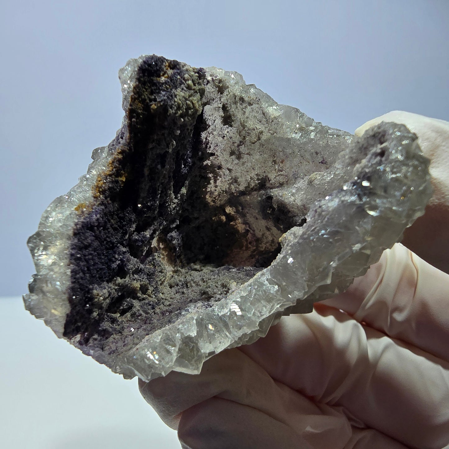 Spécimen de cube de fluorite fantôme creux, étagé, blanc violet Okorusu Namibie 48*43*41mm 