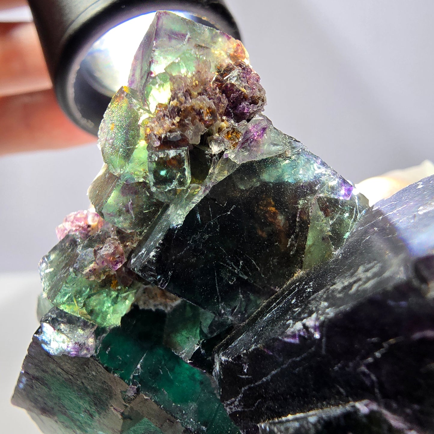 Spécimen de cube de fluorite fantôme, parqueté vert violet Okorusu, Namibie 56*43*28 mm 