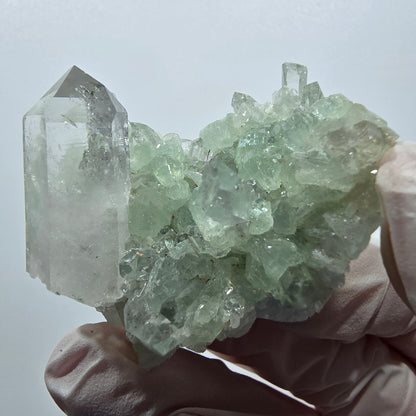 Spécimen de quartz clair, de préhnite et de calcite Streep Mine, Goboboseb, Namibie 49*38*23 mm 
