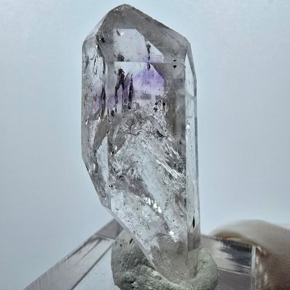 Améthyste fantôme Harlequin avec hématite, mine Streep, Goboboseb, Namibie, 42 x 18 x 16 mm 