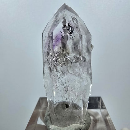 Améthyste fantôme Harlequin avec hématite, mine Streep, Goboboseb, Namibie, 42 x 18 x 16 mm 