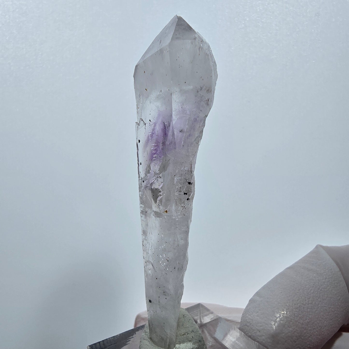 Améthyste fantôme squelette avec hématite, mine Streep, Goboboseb, Namibie, 66 x 16 x 12 mm 