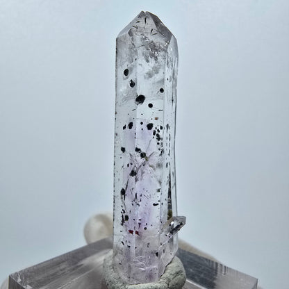 Quartz hématite transparent Point Streep Mine, Goboboseb, Namibie 42 x 12 x 10 mm 