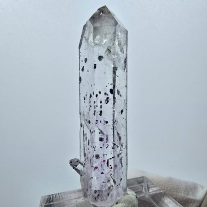 Quartz hématite transparent Point Streep Mine, Goboboseb, Namibie 42 x 12 x 10 mm 
