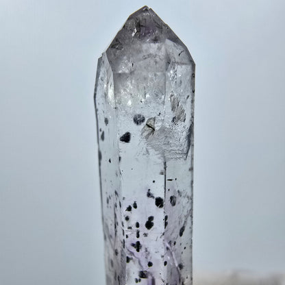 Quartz hématite transparent Point Streep Mine, Goboboseb, Namibie 42 x 12 x 10 mm 