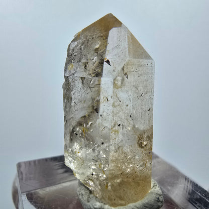 Quartz fantôme Harlequin clair, mine Point Streep, Goboboseb, Namibie, 30 x 14 x 14 mm 
