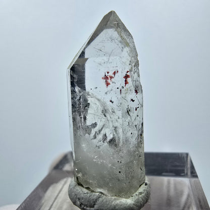 Quartz clair Harlequin Point Streep Mine, Goboboseb, Namibie 28 x 11 x 10 mm 