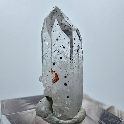 Quartz hématite transparent Point Streep Mine, Goboboseb, Namibie 29 x 14 x 10 mm 