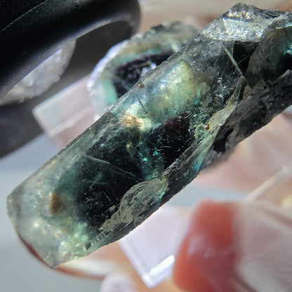 Spécimen de cube de fluorite fantôme, parqueté vert violet Okorusu, Namibie 35*22*15 mm 