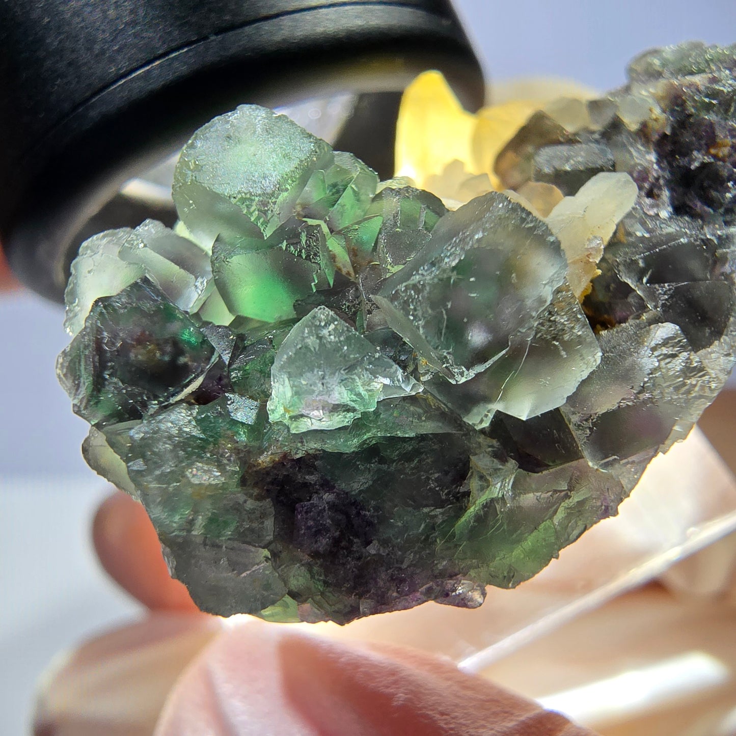 Phantom Fluorit Würfel, parkettiert, Quarz Stufe Okorusu, Namibia 35*25*19mm
