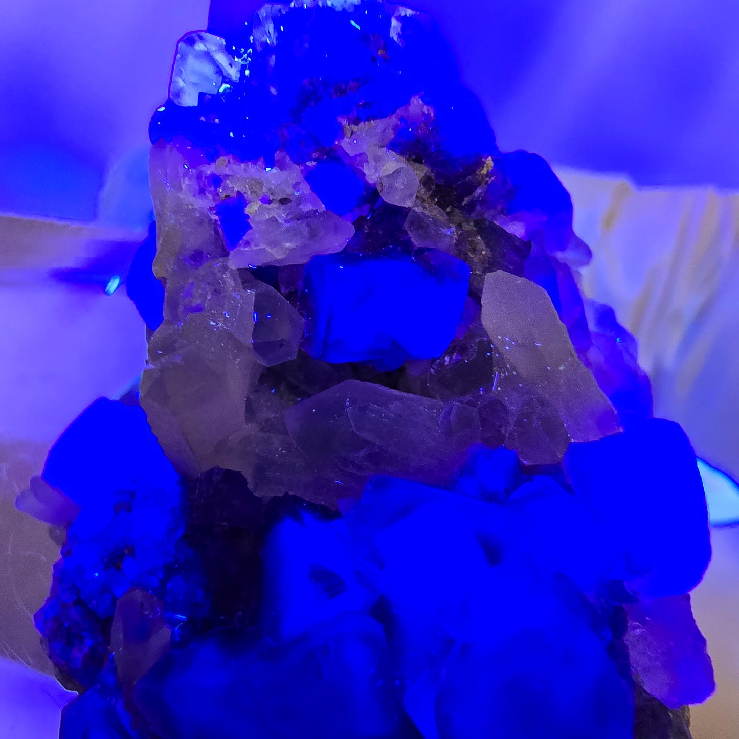 Phantom Fluorit Würfel, parkettiert, Quarz Stufe Okorusu, Namibia 35*25*19mm