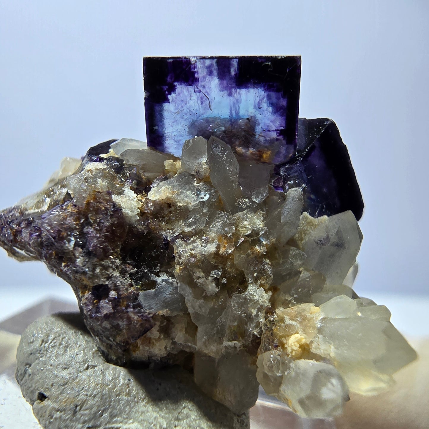 Phantom Fluorit Würfel, parkettiert, Quarz Stufe Okorusu, Namibia 28*24*19mm