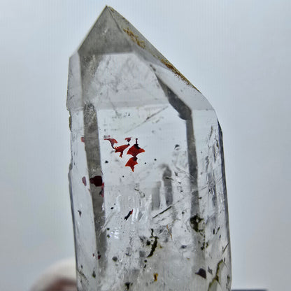Quartz clair Harlequin Point Streep Mine, Goboboseb, Namibie 28 x 11 x 10 mm 