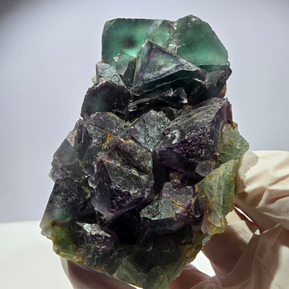 Grand spécimen de cube de fluorite fantôme, vert violet, Okorusu, Namibie, 88 x 60 x 40 mm 