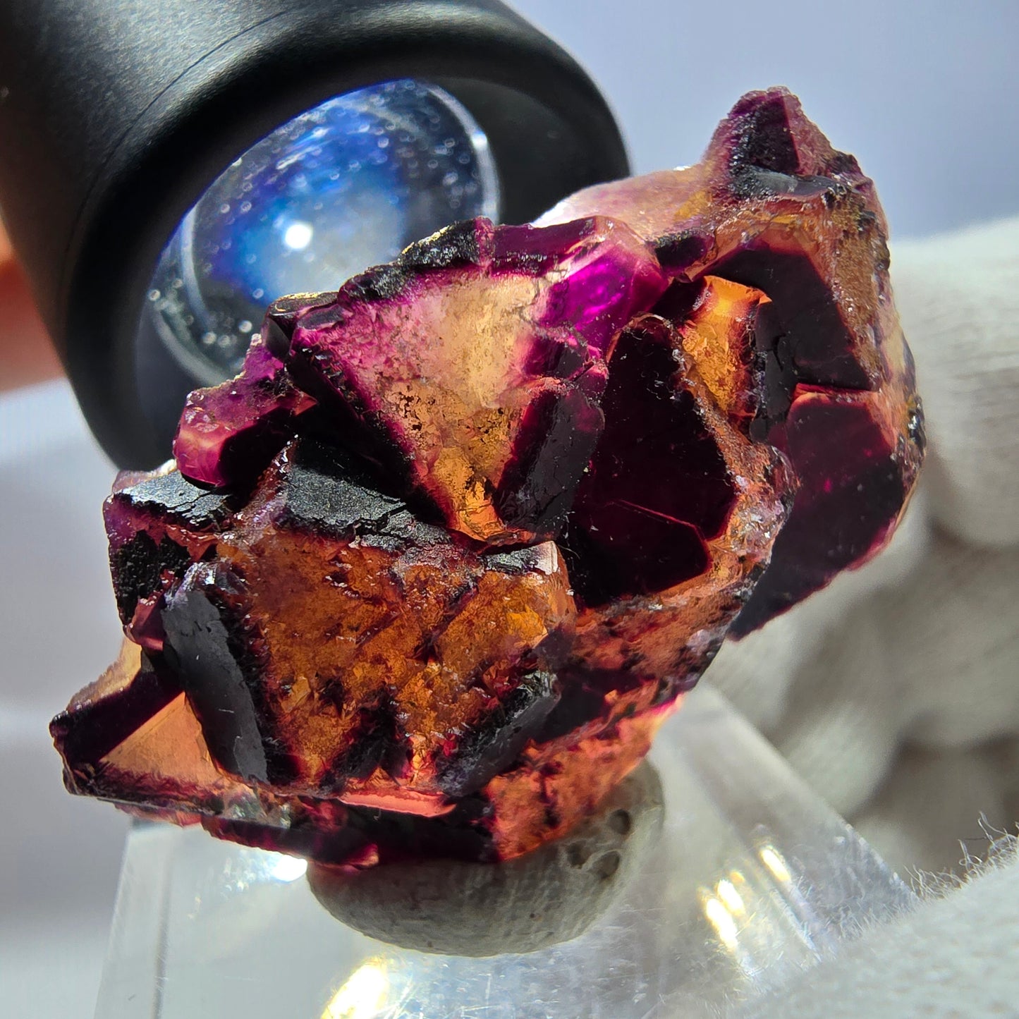 Spécimen rare de cube de fluorite fantôme zonal jaune violet Okorusu, Namibie 40*22*13mm 