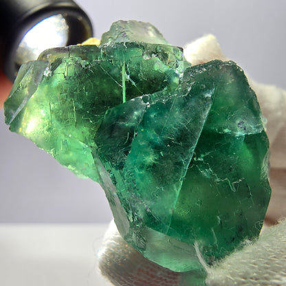 Rare spécimen de cube de fluorite fantôme, parqueté vert Okorusu, Namibie, 45 x 35 x 23 mm 
