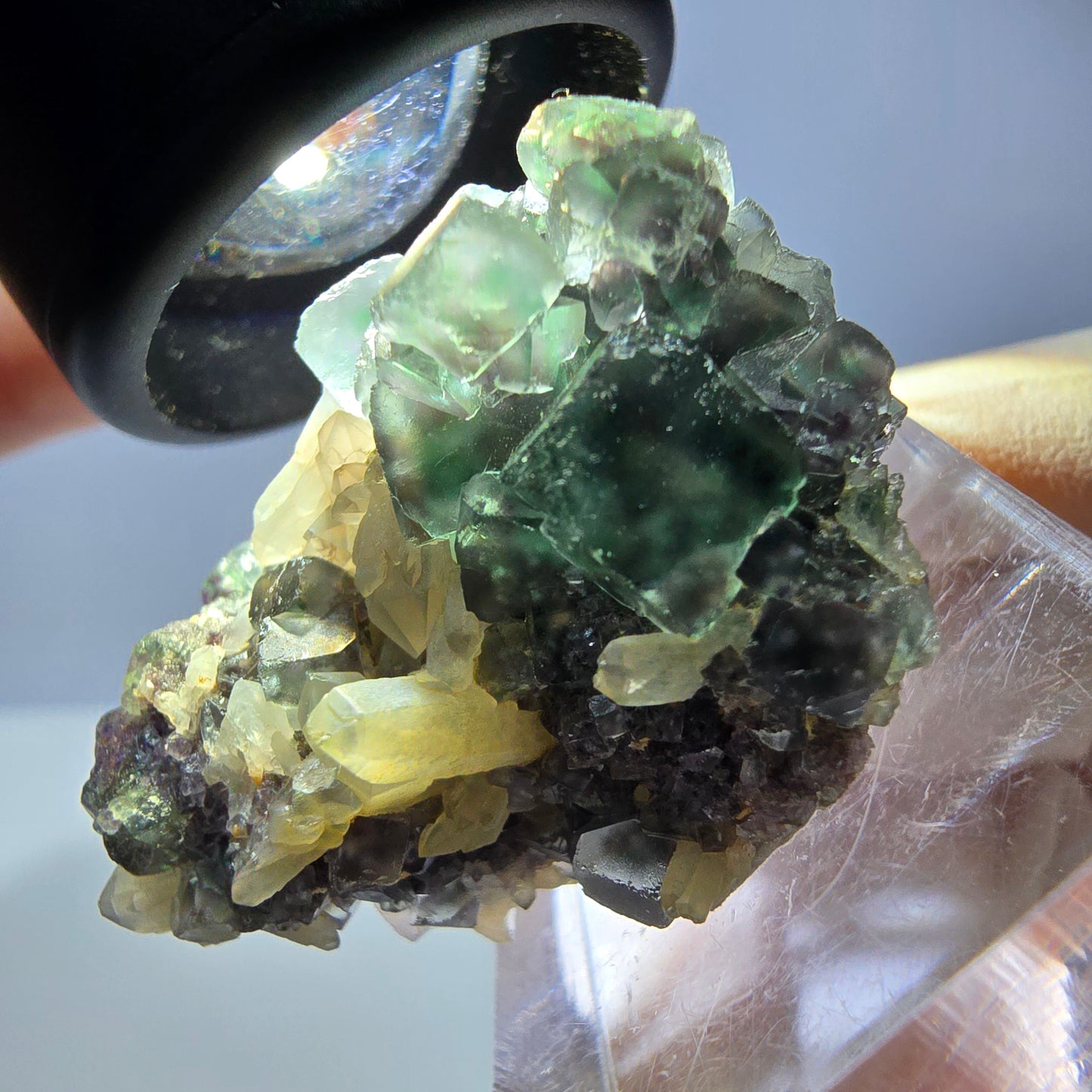 Phantom Fluorit Würfel, parkettiert, Quarz Stufe Okorusu, Namibia 35*25*19mm
