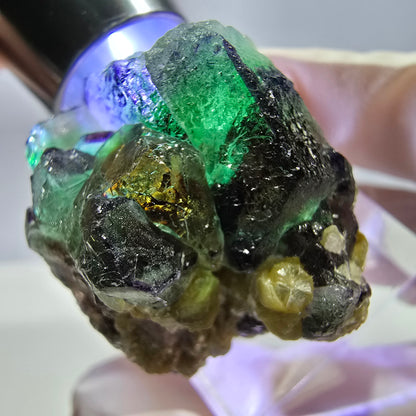 Cube de fluorite fantôme, zonal, spécimen de muscovite, Erongo, Namibie, 33 x 28 x 26 mm 