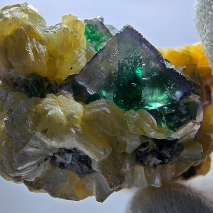 Cube de fluorite fantôme zonal, spécimen de muscovite, Erongo, Namibie, 60 x 33 x 33 mm 