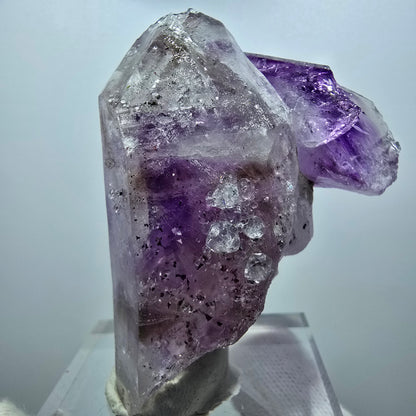 Harlekin Phantom Amethyst mit Analcim Stufe Streep Mine Gobob Namibia 66*54*35mm