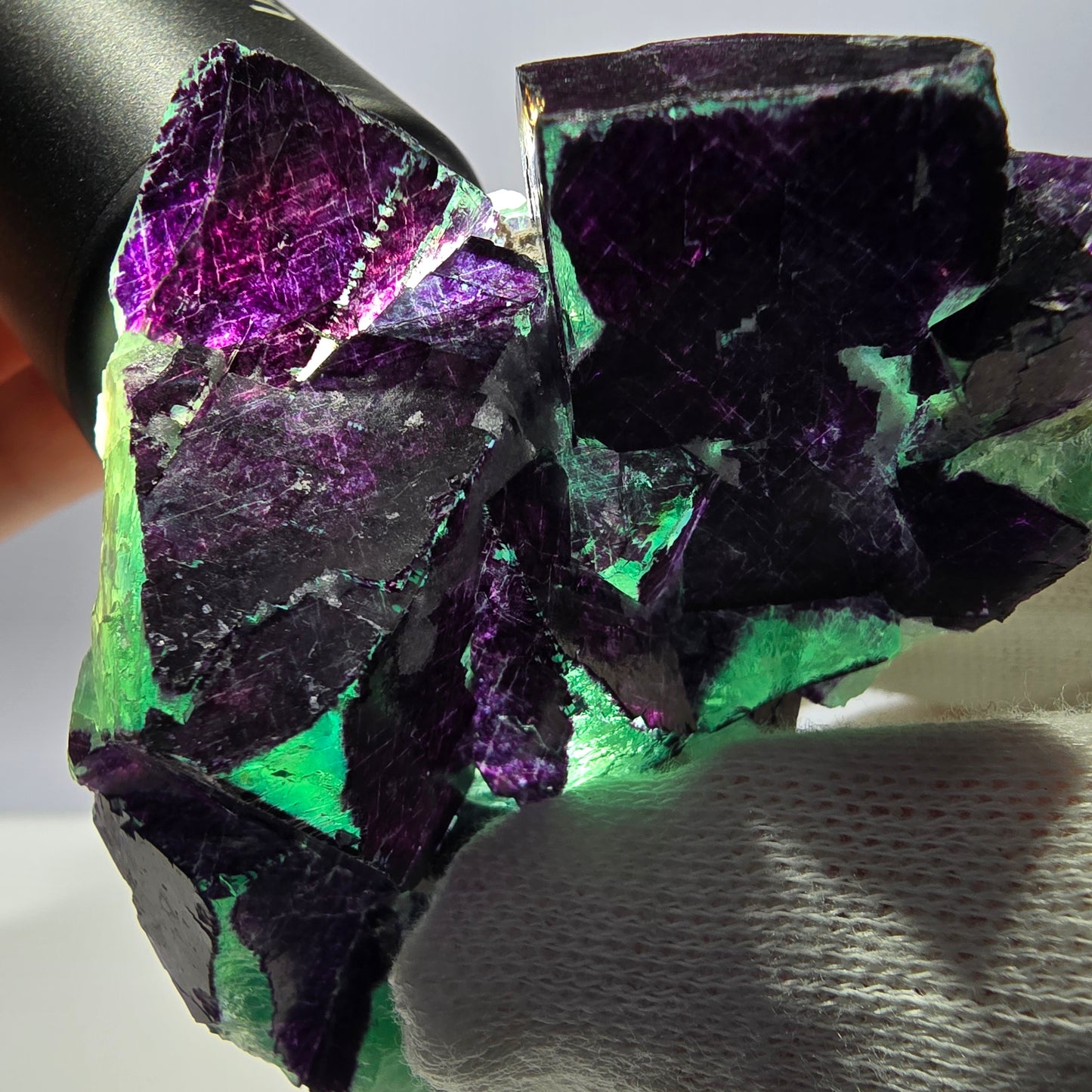 Spécimen de cube de fluorite fantôme vert violet zonal 11:11 Angel Pocket, Namibie 67*52*25mm 