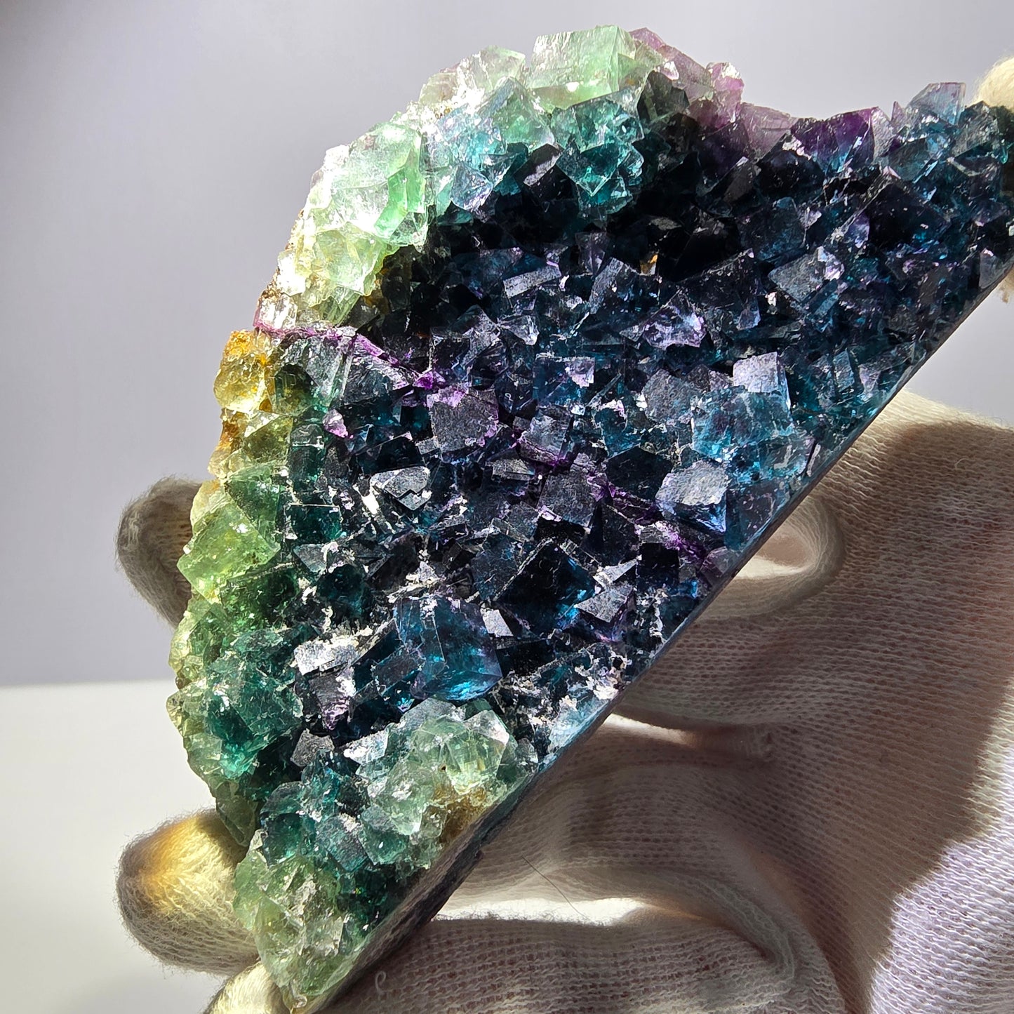 Grand spécimen de cube de fluorite fantôme vert bleu violet Okorusu, Namibie 104*60*28mm 