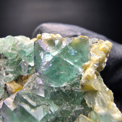 Cubes de fluorite transparents verts avec qualité muscovite, Collection Erongo namibie 29x24x19mm