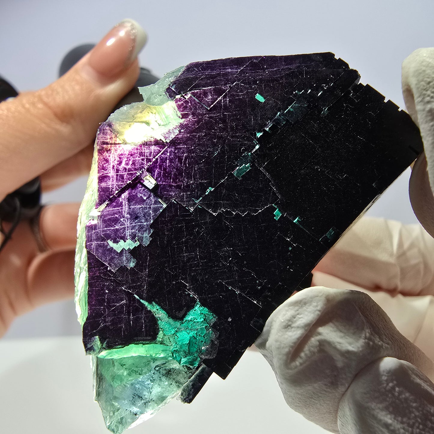 Spécimen de cube de fluorite fantôme vert violet zonal 11:11 Angel Pocket, Namibie 61*40*33mm 