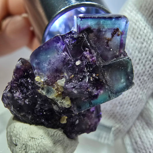 Spécimen rare de cube de fluorite fantôme, vert zonal et violet, Okorusu, Namibie, 30 x 21 x 17 mm