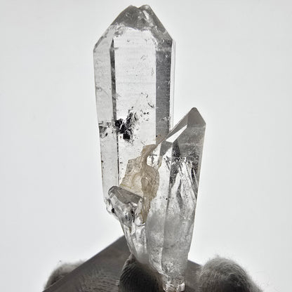 Sceptre de scène en quartz fumé fantôme lémurien, poche Saint-Valentin, Namibie, 55 x 18 x 15 mm 