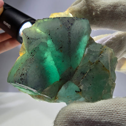 Grand spécimen de cube de fluorite fantôme, parqueté zonal Okorusu Namibie 74*68*36mm 