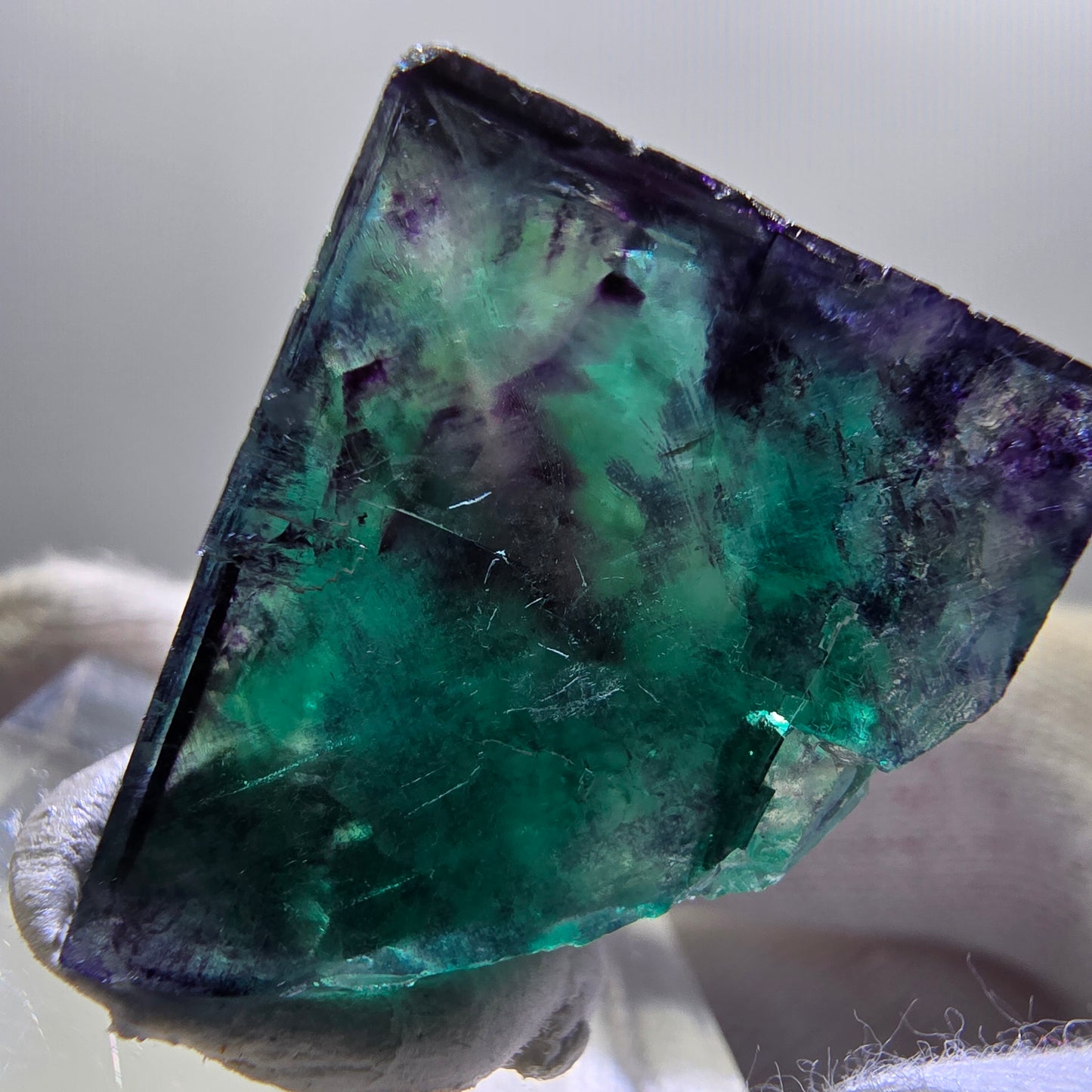 Rare cube de fluorite fantôme, vert violet zonal Okorusu, Namibie 30*24*18mm 