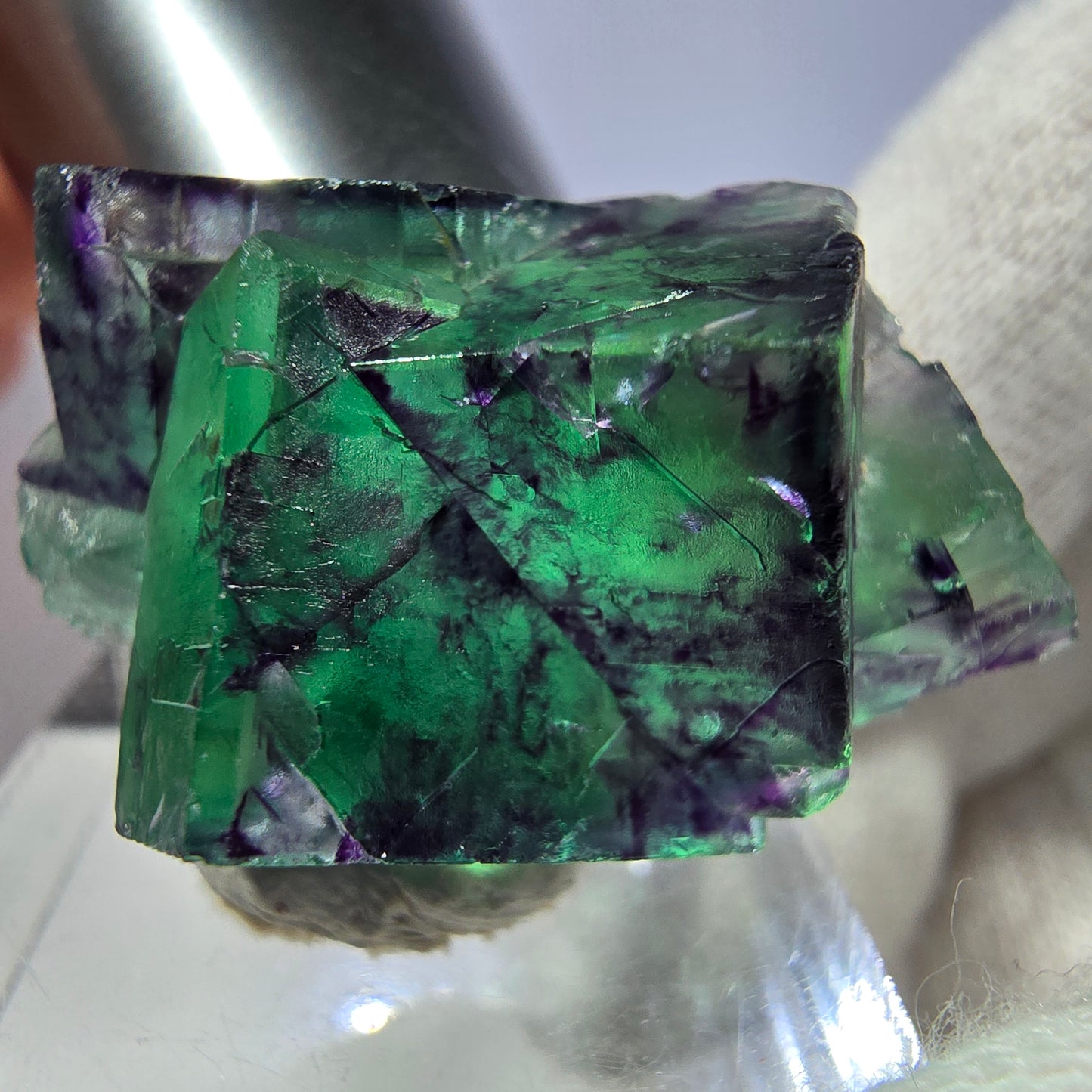 Spécimen rare de cube de fluorite fantôme, vert-violet zonal, Okorusu, Namibie, 32 x 20 x 17 mm 